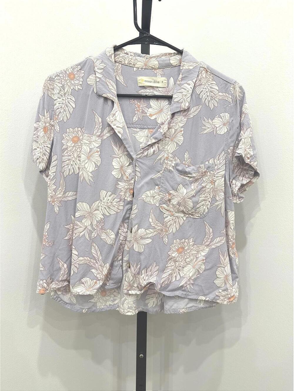 Ocean Drive Women's Floral Button-Up Short Sleeve Top Size S
